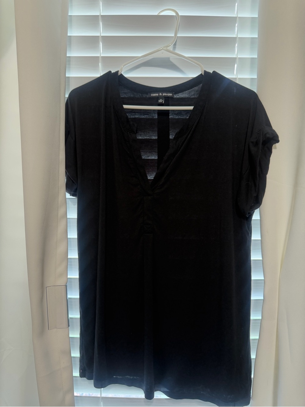 Cable & Gauge Black V-Neck Short Sleeve Top